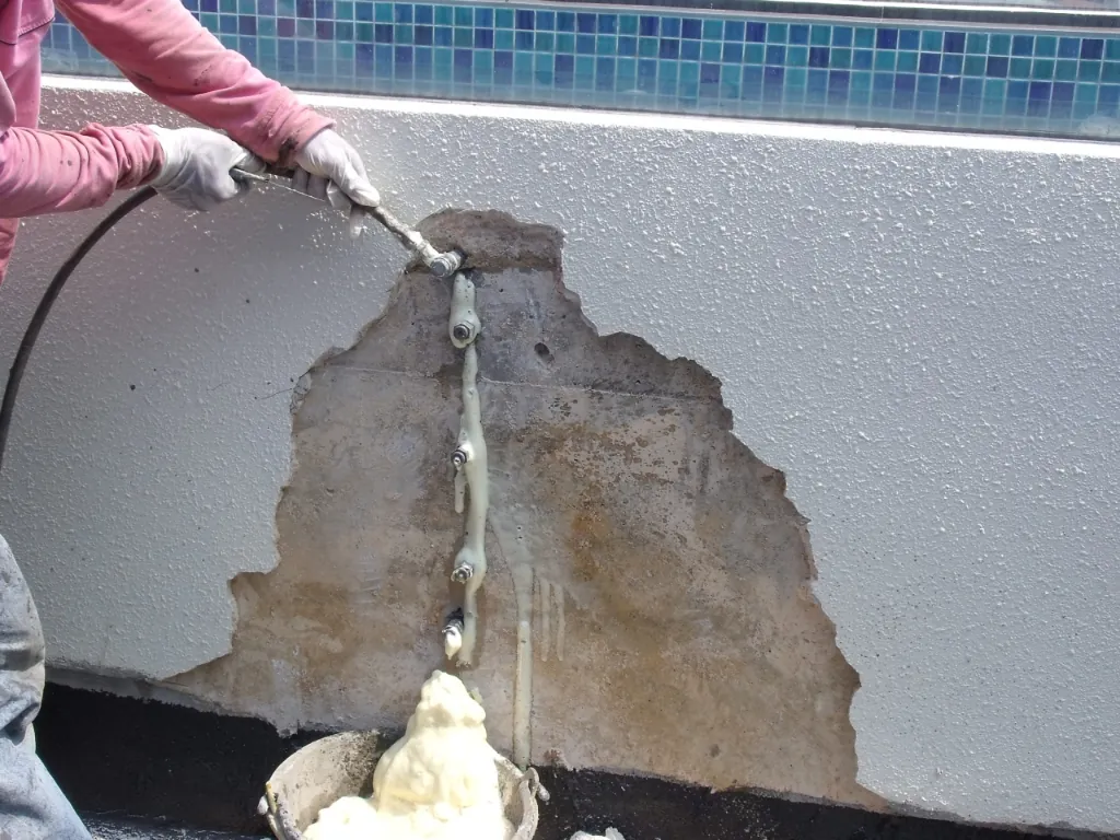 High-pressure PU injection grouting into wall crack forming waterproof expanding foam